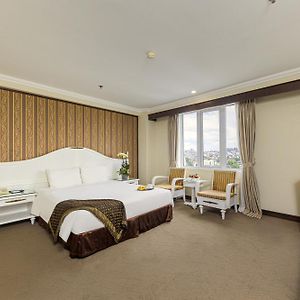 Chalcedony Grand Hotel